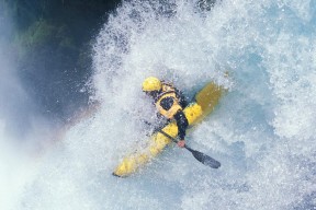 JIUYOU SPORTS-巅峰归来与极限挑战，Doinb不败神话与利物浦逆境突围